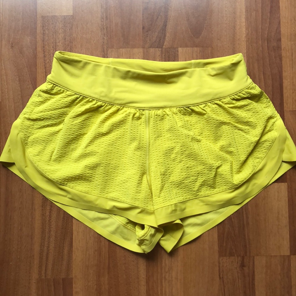 Lululemon calm tide run shorts